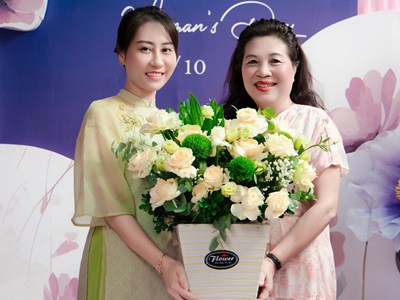 CRC chúc mừng Ngày Phụ nữ Việt Nam 20/10: Tôn vinh những đóa hoa của Truyền thông số